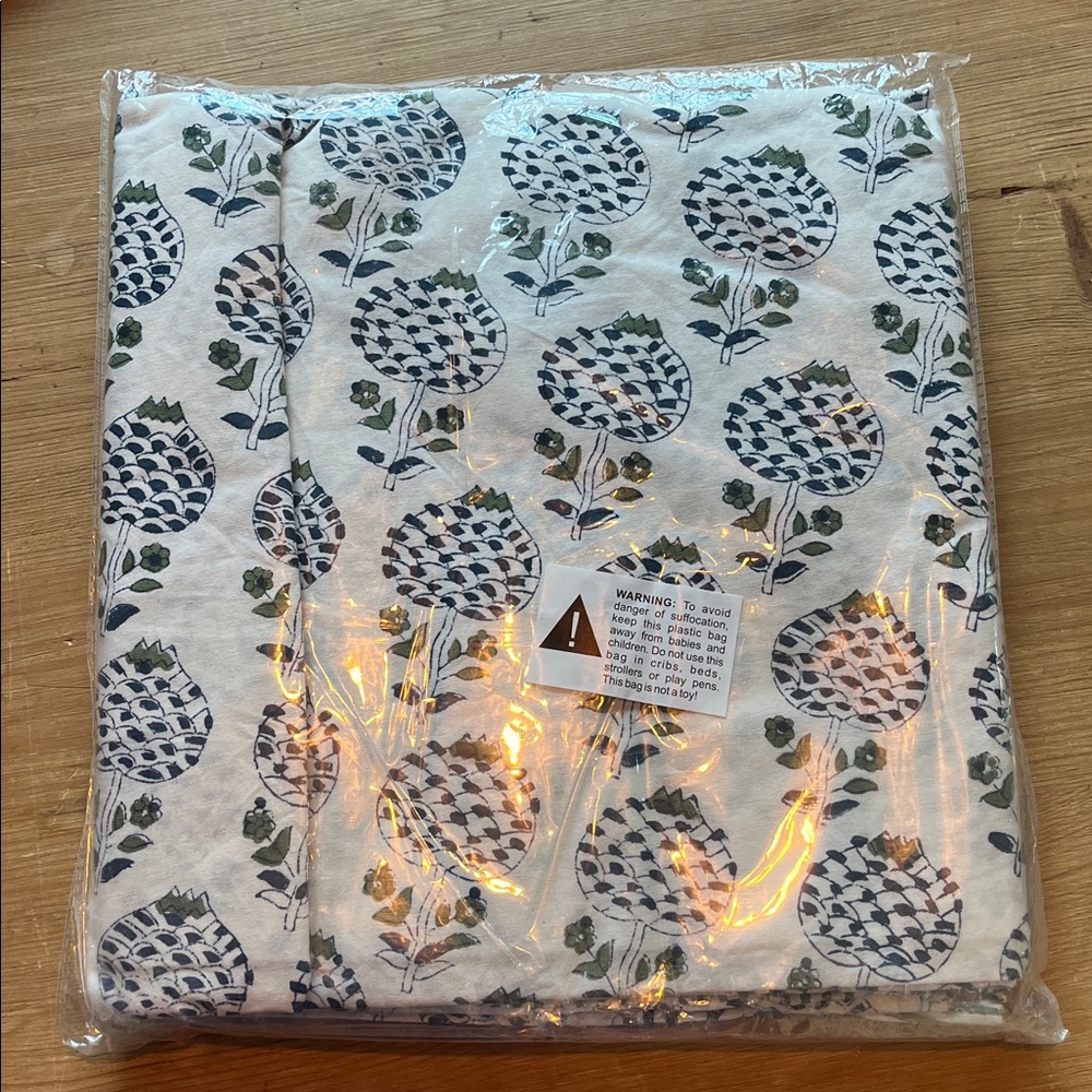 Atosii Roma blue 90” round cotton Indian block print tablecloth - Picture 3 of 5